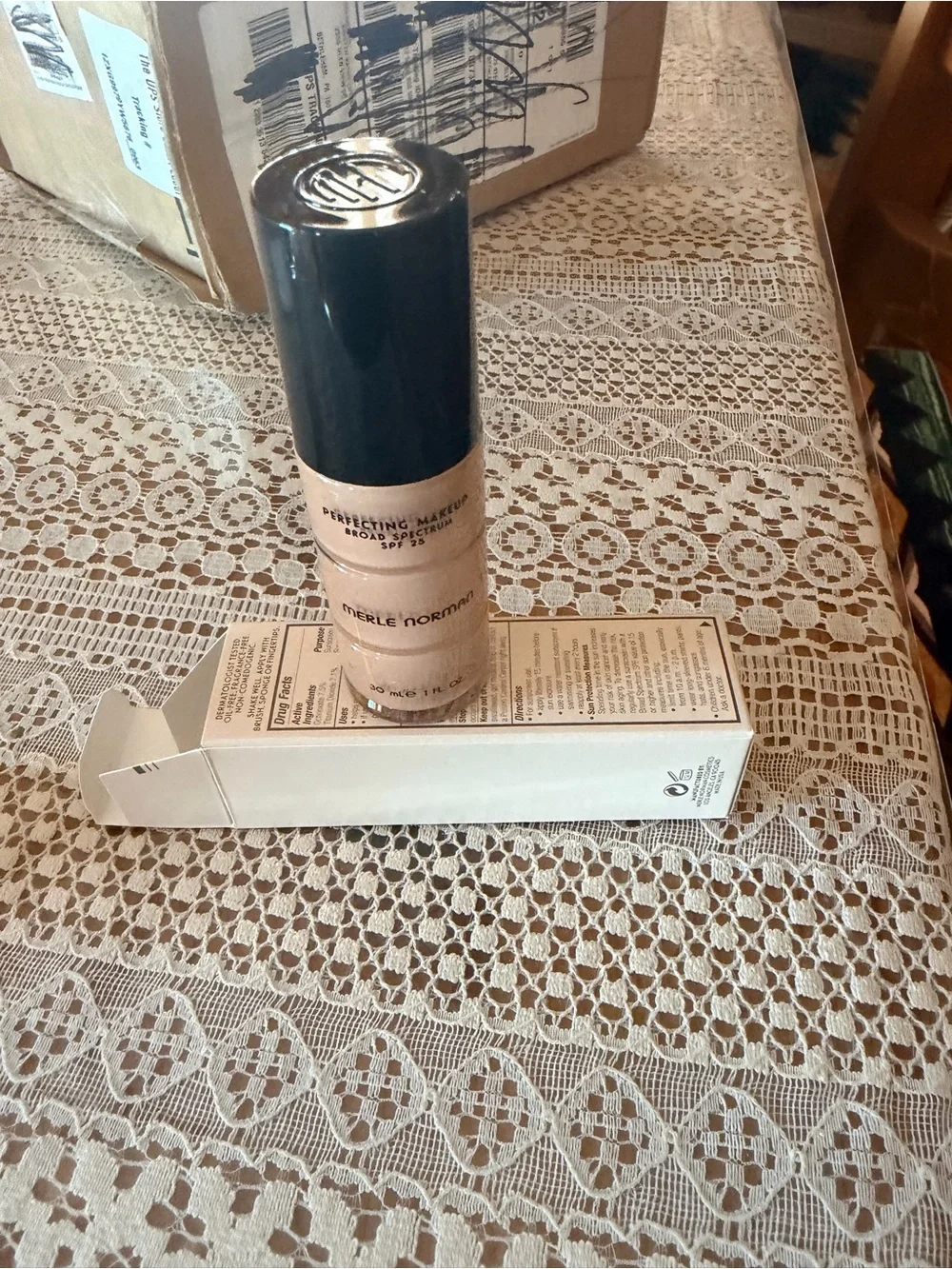 Merle Norman Perfecting Makeup - Delicate Beige (Cream Tone)